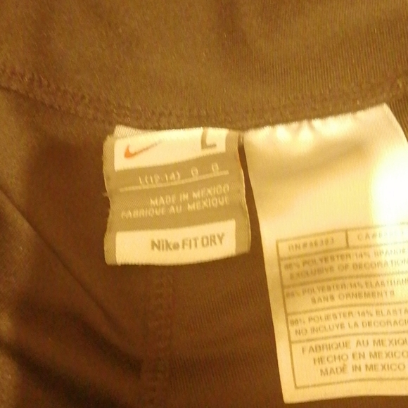 Nike's Pants - Picture 4 of 4